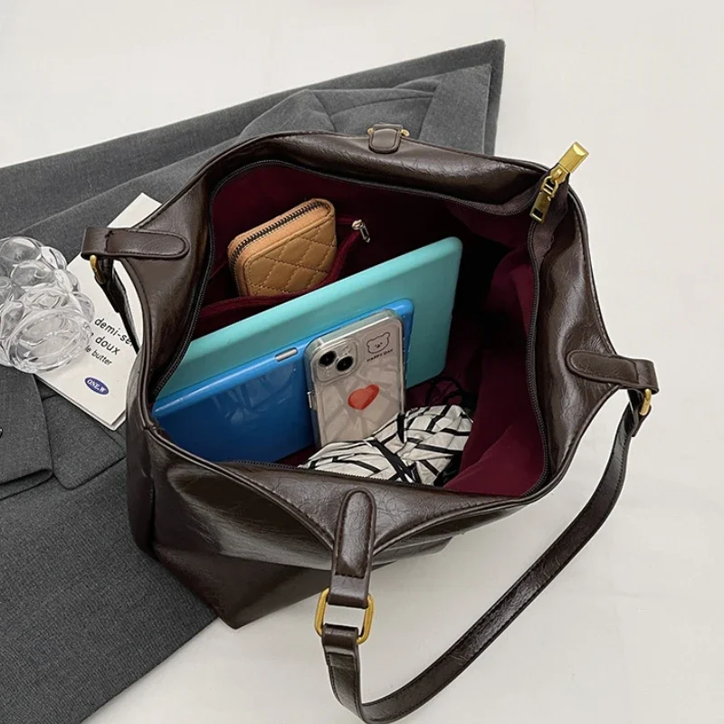 Big Shoulder Bags for Women Large Capacity Tote Bag 2026 Winter Vintage Solid Color Zipper Leather Travel Retro Handbag Purse