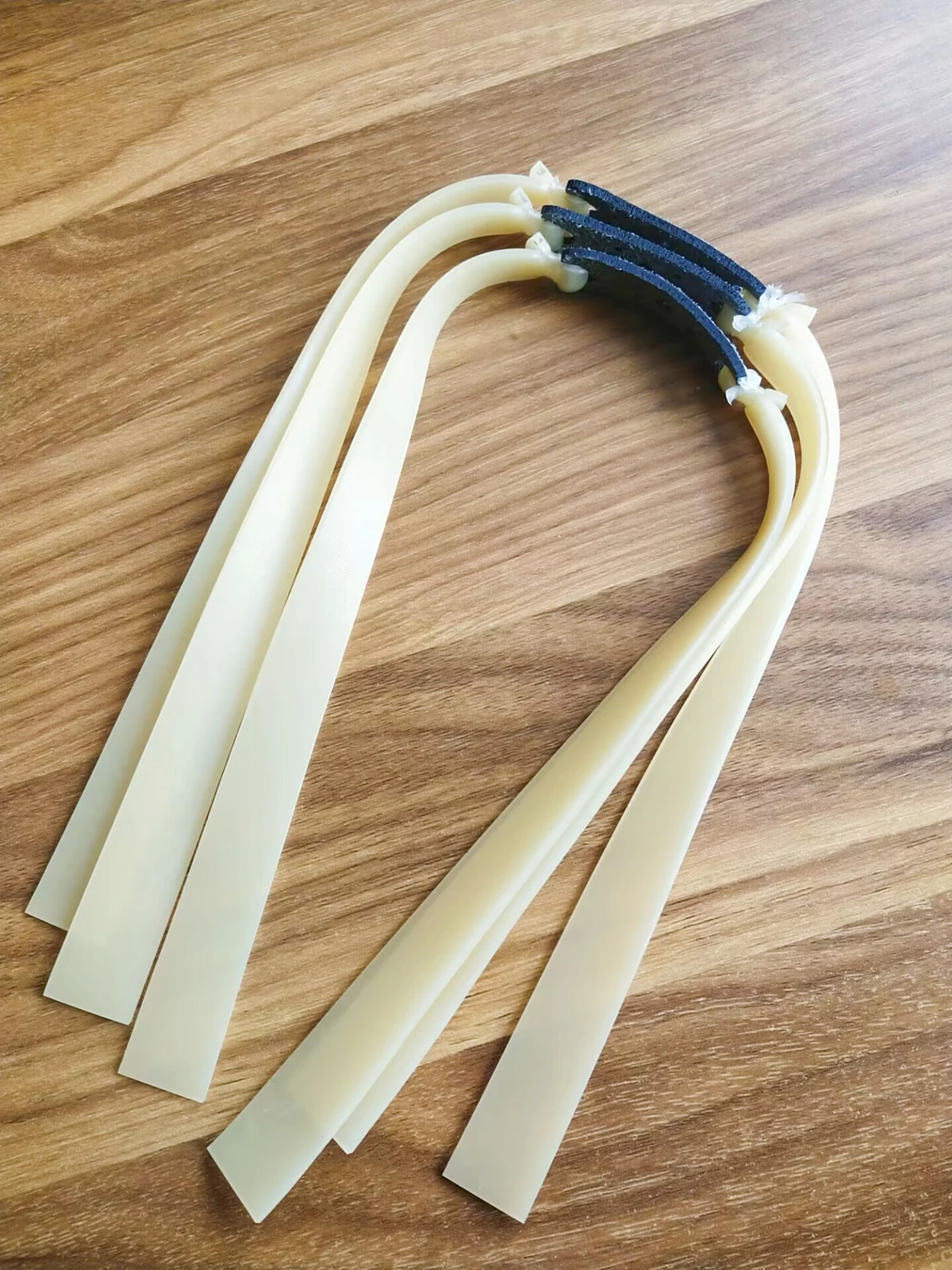 thumbnail image 2 of Slingshot Replacement Bands 10-Pack - Heavy Duty Natural Latex 1.3-2.0mm Thickness Slingshot Gun 2 of 12