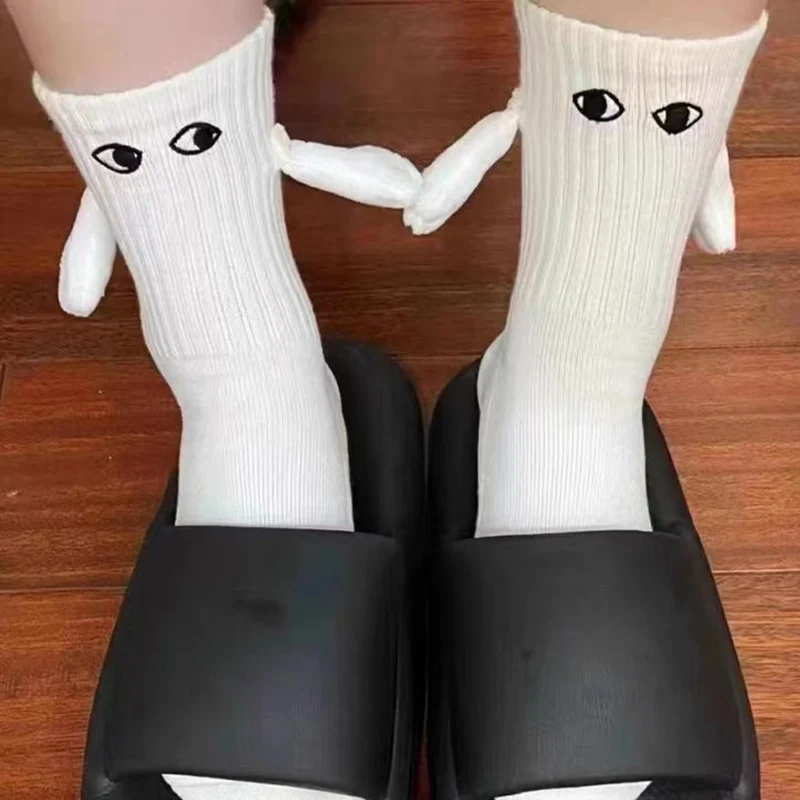 Alobee Haruku Couple Cotton Sock 2 Pairs Magnetic Suction Hand In Hand Socks Black White Unisex Holding Hands Long Socks_voghion.com