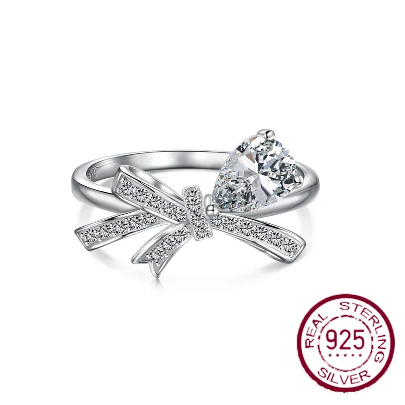 

Женское замкнутое кольцо из серебра S925 пробы с фианитом в виде капли воды