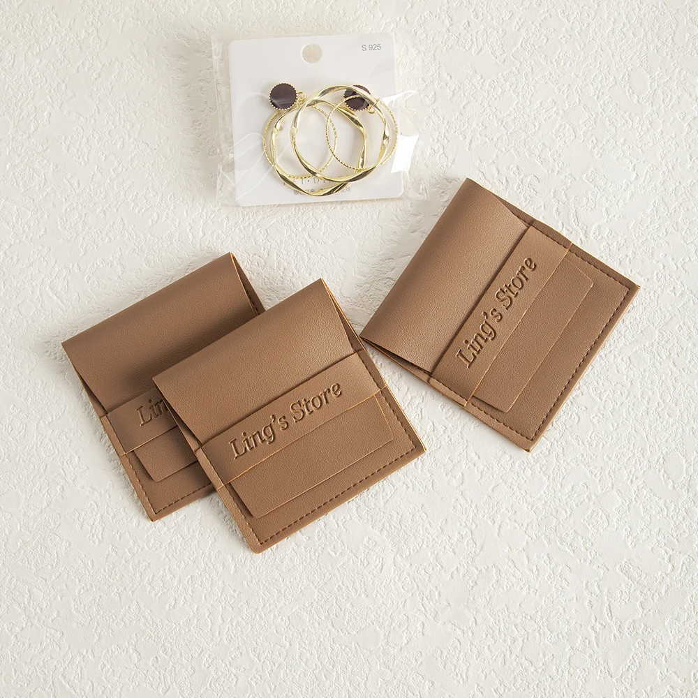 Personalisierte braune Leder-Mini-Geschenktasche 8x8cm mit individuellem Logo, tragbare Reise-Schmucktasche für Ringe, Ohrringe, Schlüssel, Münzen und Karten. – Detail 6