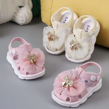 Nel 2025, i ultimi sandali da donna popolari con disegni floreali, fiocchi dolci e adorabili, materiali leggeri e traspiranti, 1