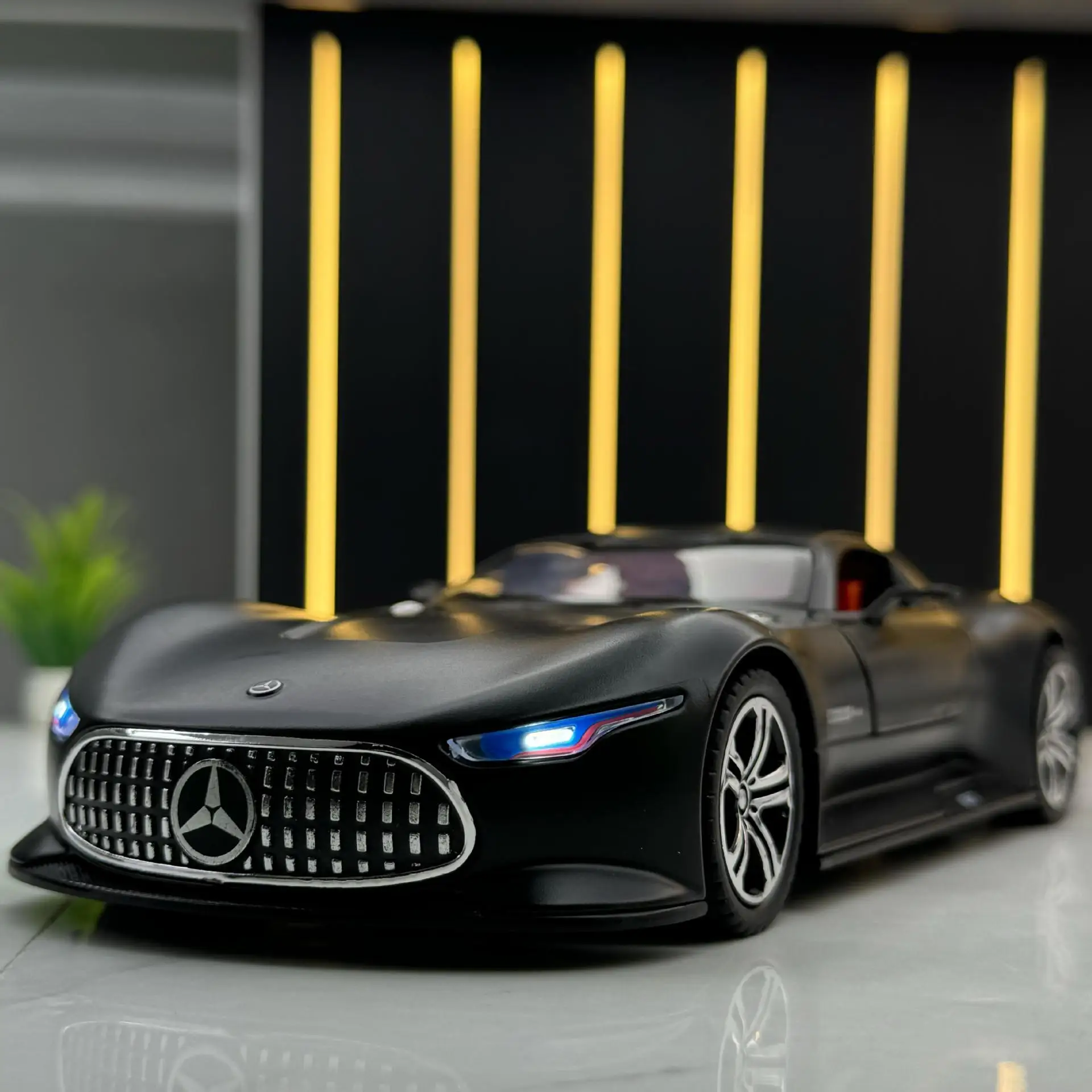Coche modelo de aleación AMG 1: 24 13 Product Image
