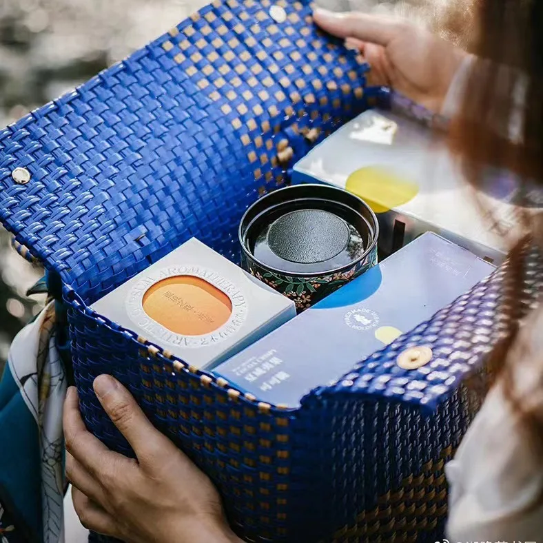 Fashion Hand-woven vegetable basket Fruit bag woven contrast color handbag Large-capacity Bump Color Woven Vegetable Basket