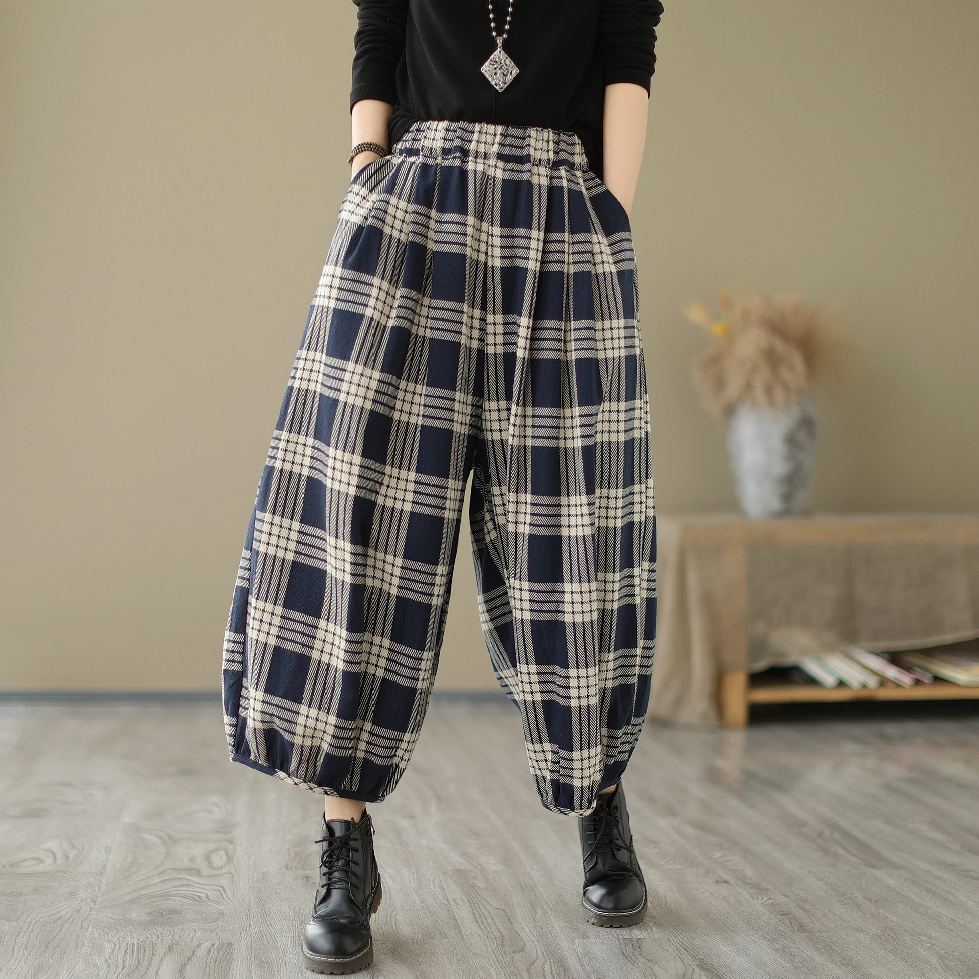 

SuperAen New Women Korean Contrast Pants Casual Plaid Design High-quality Plaid Harem Pant