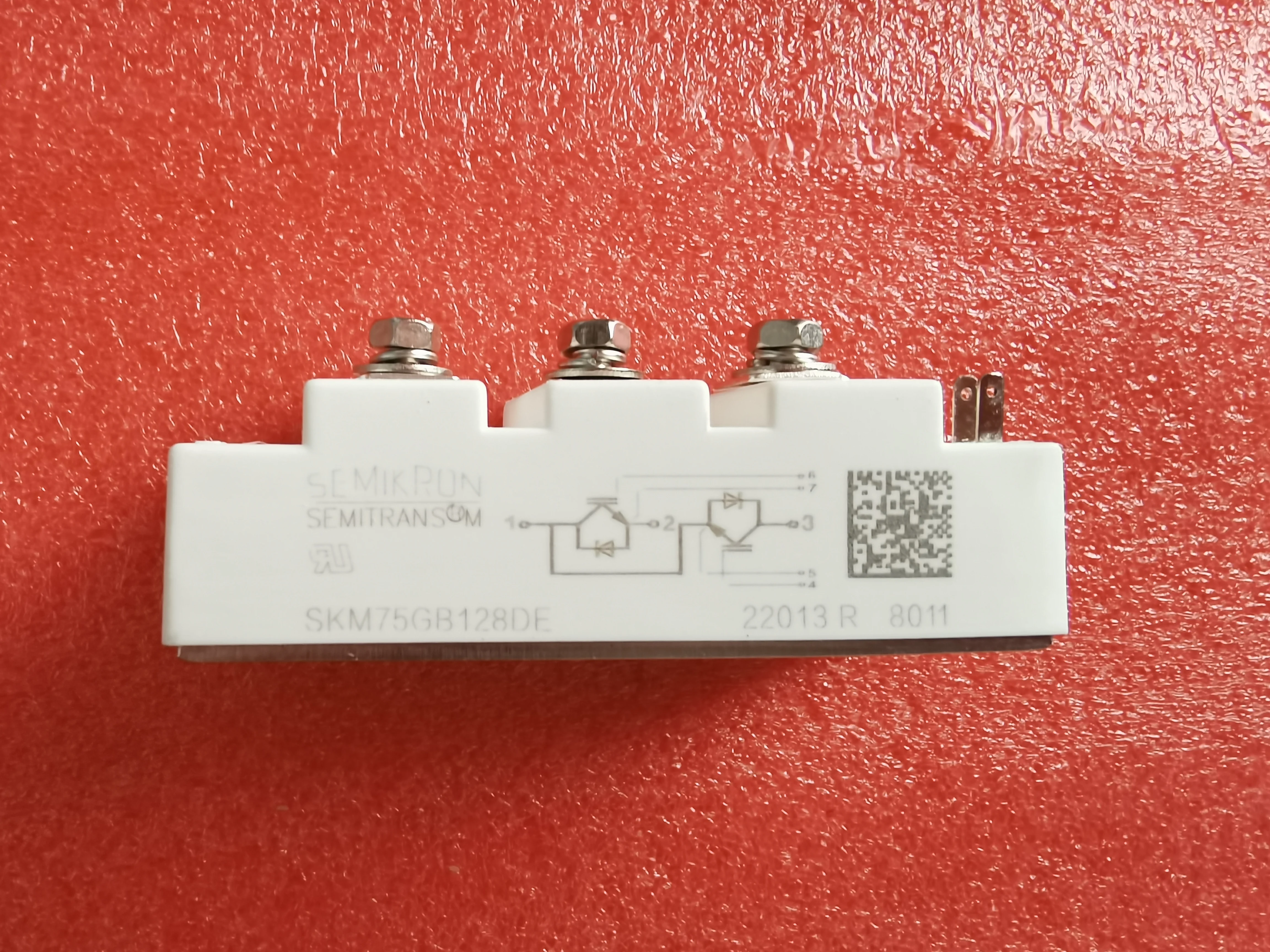 

Новый и оригинальный модуль питания SKM75GB128DE