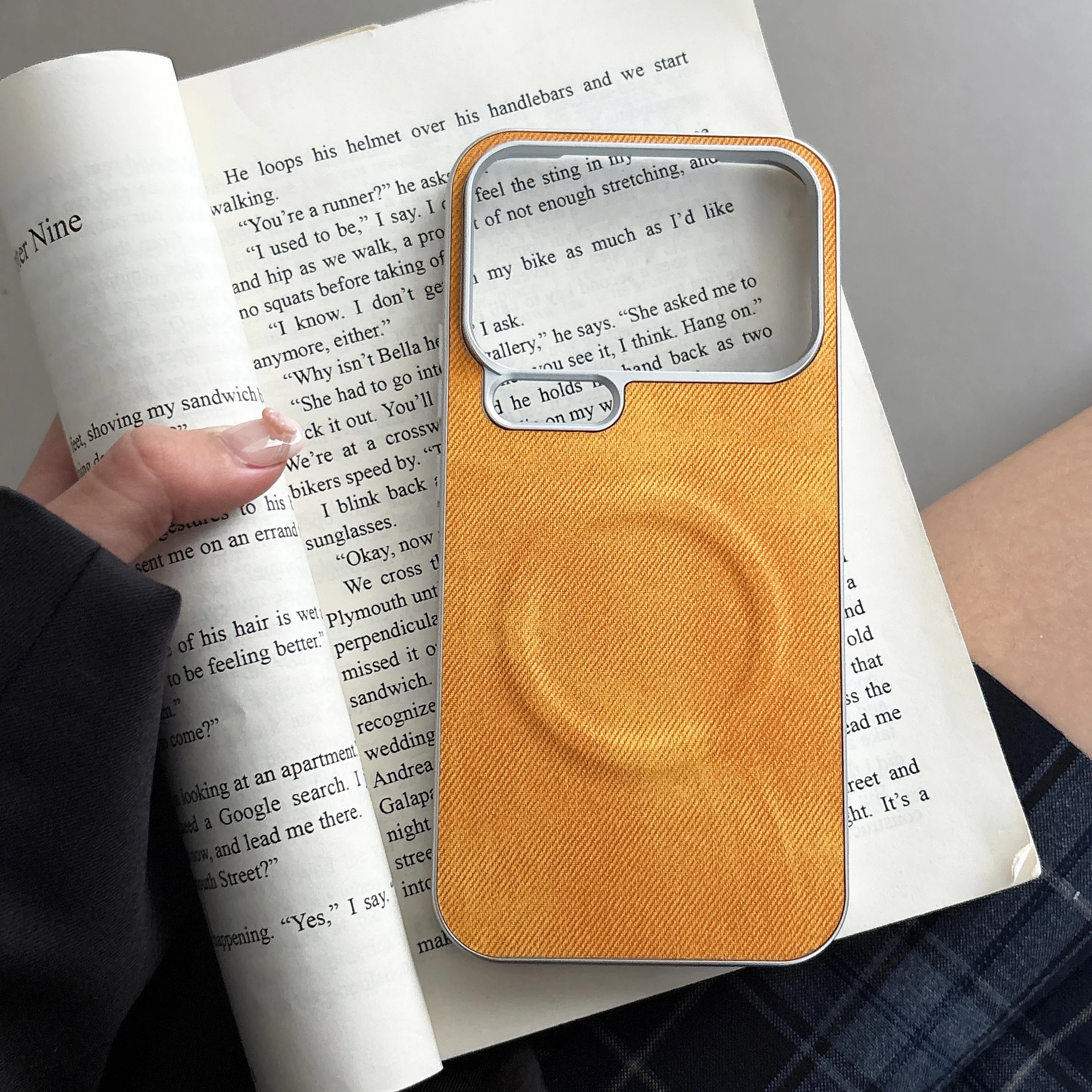 Luxurious Plated Denim Leather Case with Built-in Magnetic Suction and PC Cover Bumper