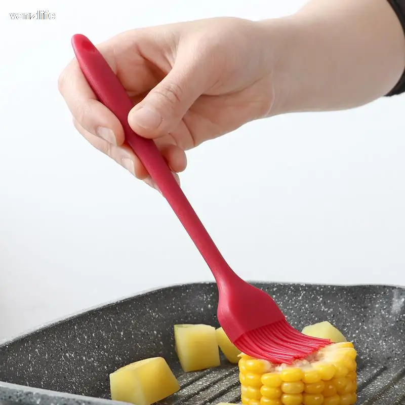 Silicone oil brush kitchen pancake oil brush does not remove hair small household high temperature baking tool barbecue