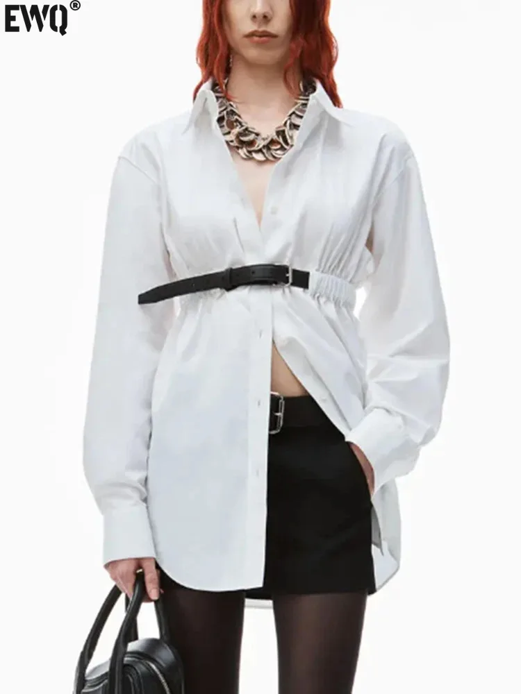 

[EWQ] High Street Fashion Tide Belt Long Sleeve Shirt White All Match Mid Length Top Blouse Women 2024 New Spring Summer 16U8073