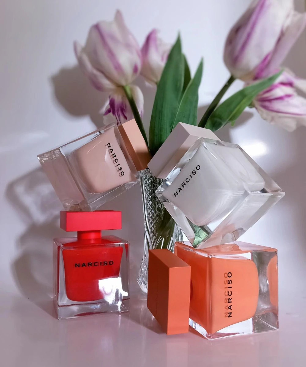 Luxury Refillable Perfume Bottle and Gift Box – Crystal Glass Spray Container with Weig... - SKU PGBB0946 - UGI Packaging