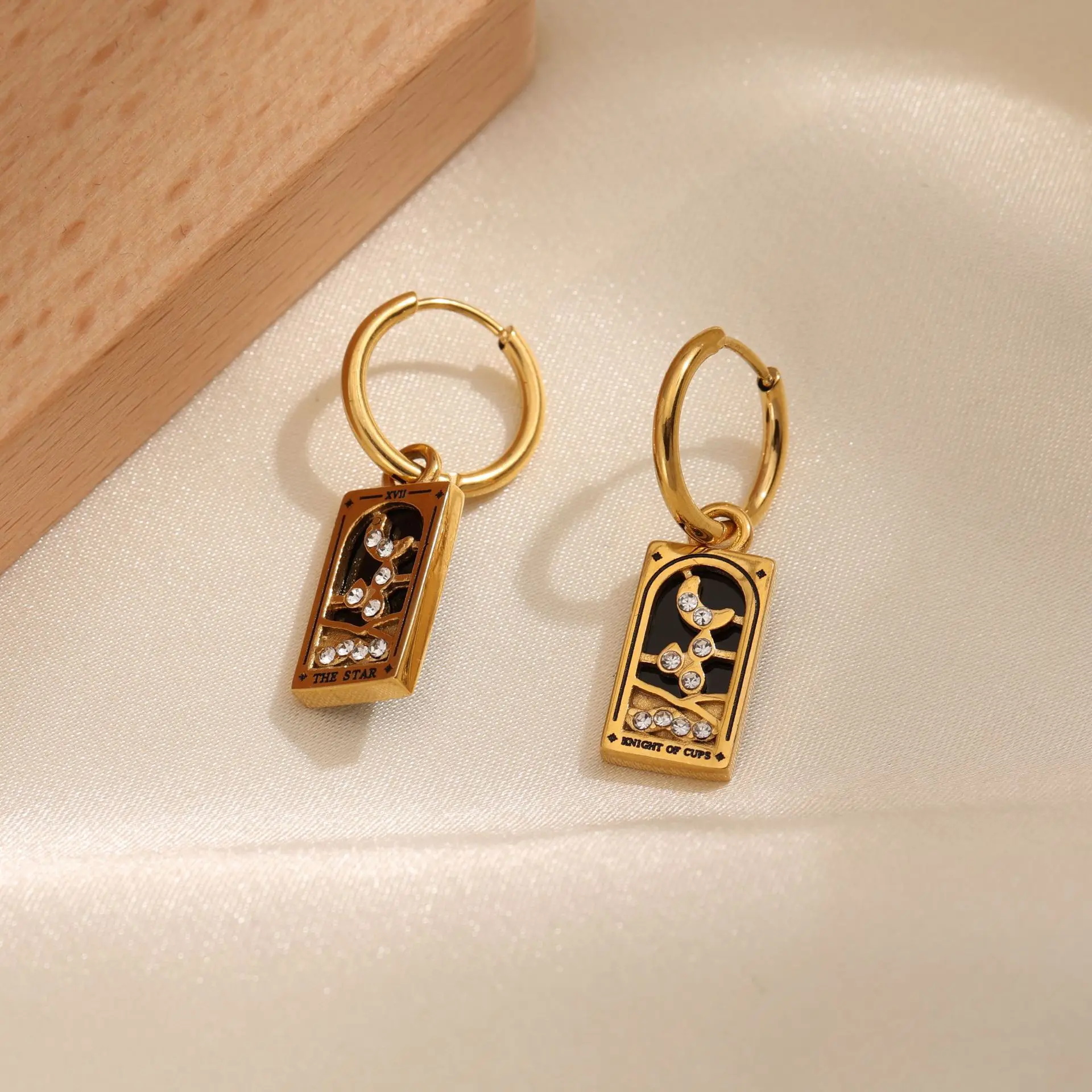 New Tarot Cards Chunky Hoop Earrings for Women Stainless Steel Original Tarot Queen Lover Magician Moon Drop Earrings Jewelry 4