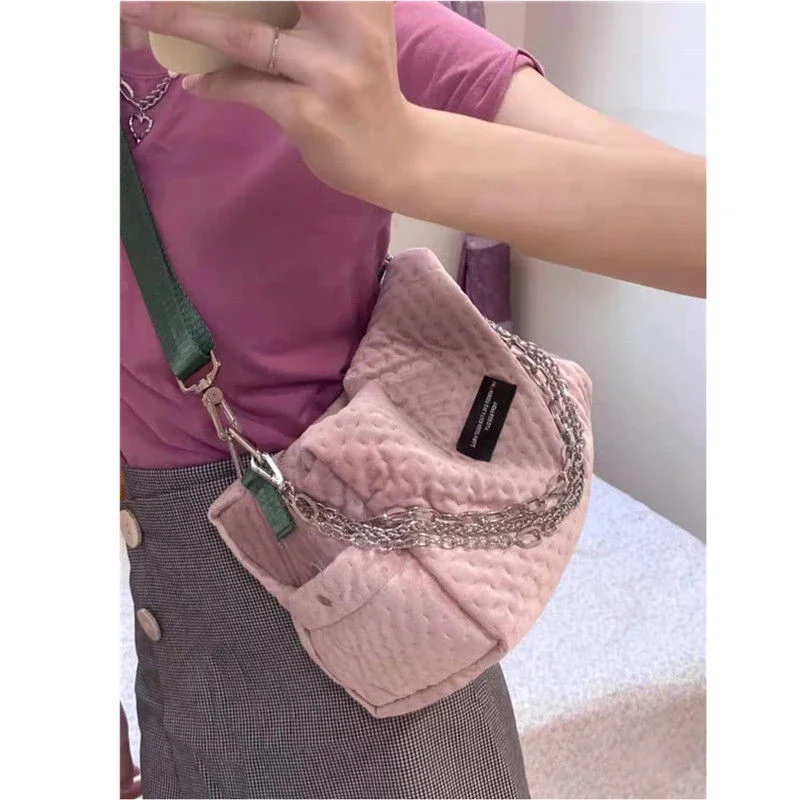 

Новинка 2024, японская и Корейская бархатная спортивная сумка, повседневная сумка через плечо, вместительная сумка через плечо для женщин, милая розовая сумка для поездок