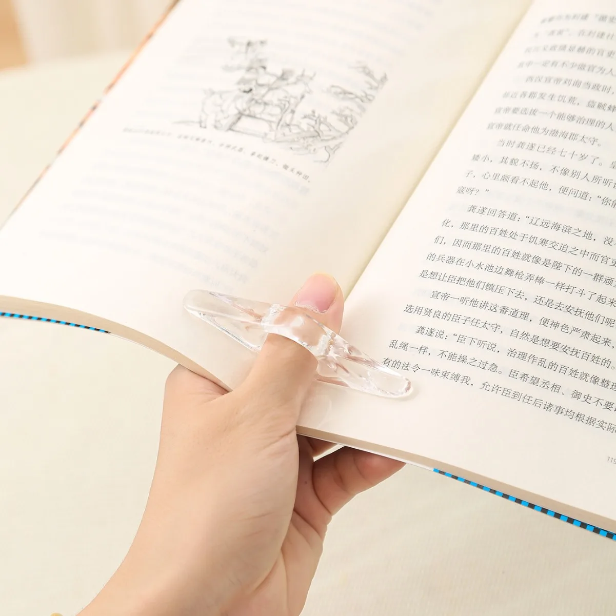 Thumb Book Support Plastic Press Bookmark Press Reading Aid