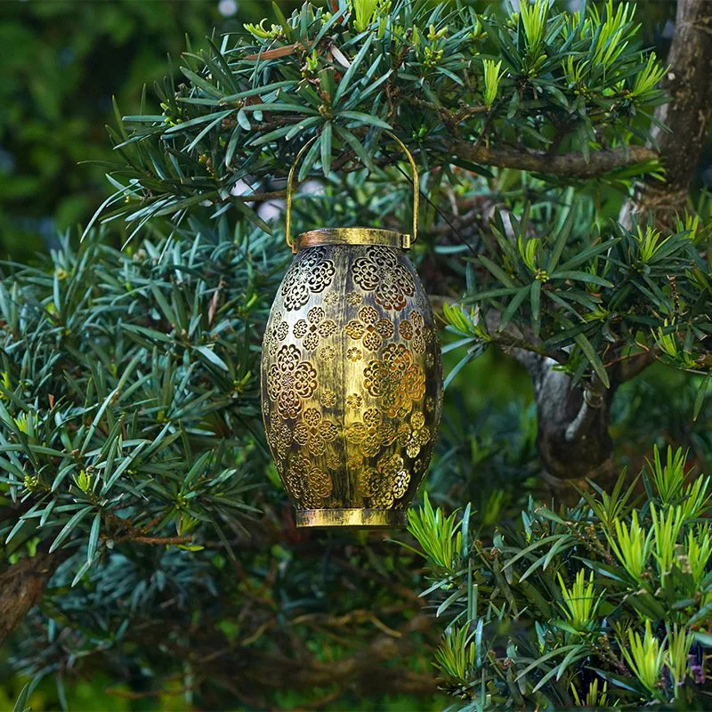 Lanterna solare da esterno vuota in ferro da appendere Vintage Designer Sun light Yard Pathway Retro lanterna da giardino a energia solare esterna