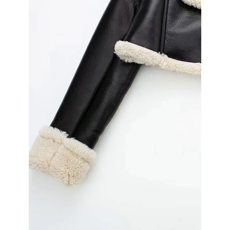 Рисунок 4 - Куртка женская однотонная на молнии спереди