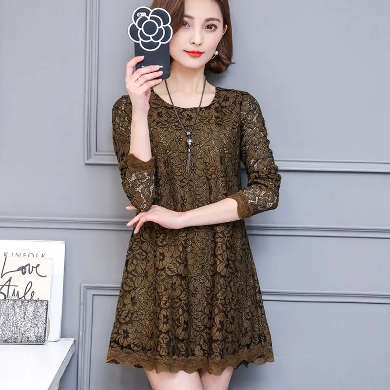 

Large size women's high elastic long sleeve lace shirt mother installed autumn and winter long section loose bottoming shirt