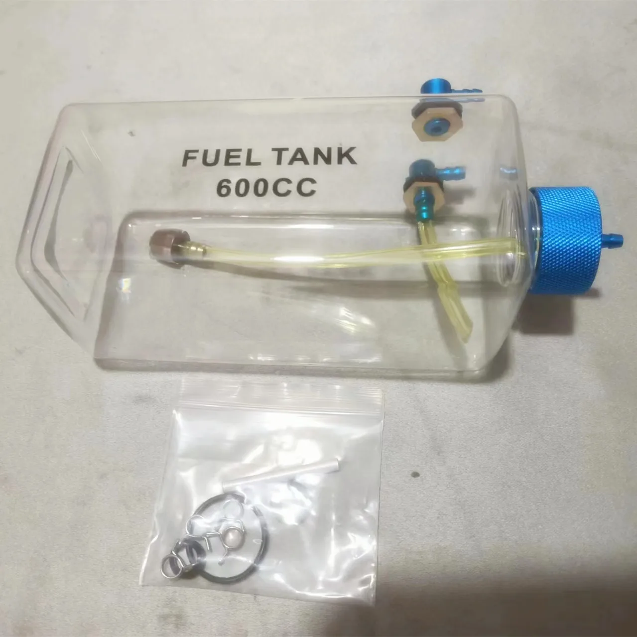 300–1600 cc transparenter RC-Kraftstofftank mit CNC-Aluminiumabdeckung, auslaufsicheres Gas-/Nitromotor-Upgrade für großes RC-Flugzeugmodell – Detail 10