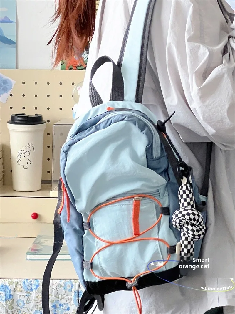 Blue trumpet + twist knot