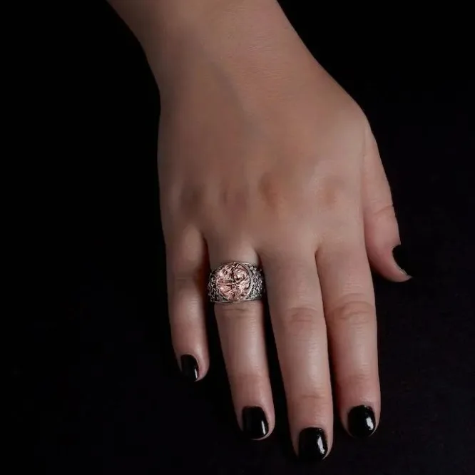 Bague grecque au visage sculpté