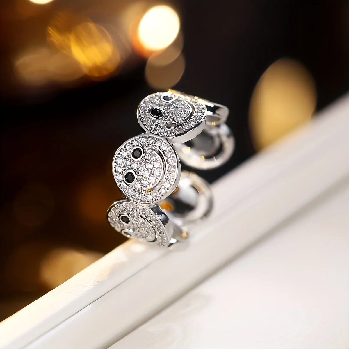 1 Stück offener Ring mit Smiley-Gesicht, eingelegt mit Zirkon, hochwertige Mode und einfach, ein Gedenkgeschenk für Mädchen – Detail 5