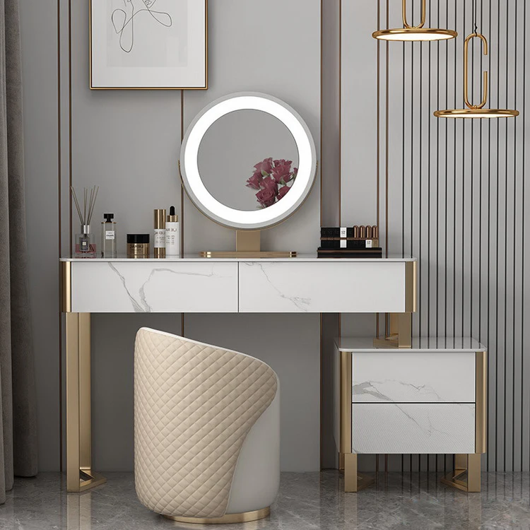 Espelho branco moderno do quarto com penteadeira conduzida do espelho da cômoda