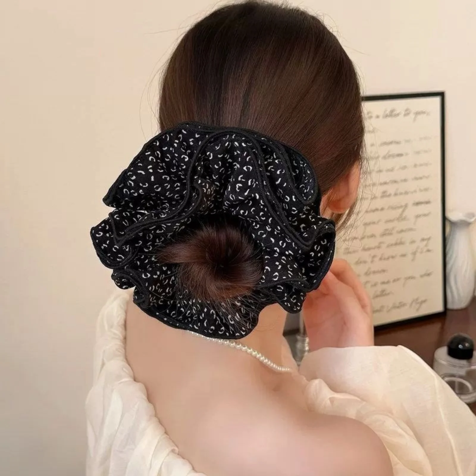 1PC Large Ruffled Scrunchie Hair Bun Maker, Leopard & Ditsy Print Fashion Hair Accessory for Women