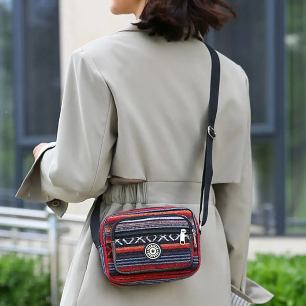 Mehrschichtige Damen-Umhängetasche mit Streifendruck, lässig, klassisch, Vintage-Einkaufstasche, Mädchen-Nylon-Einzelschulter-Rucksack – Detail 8