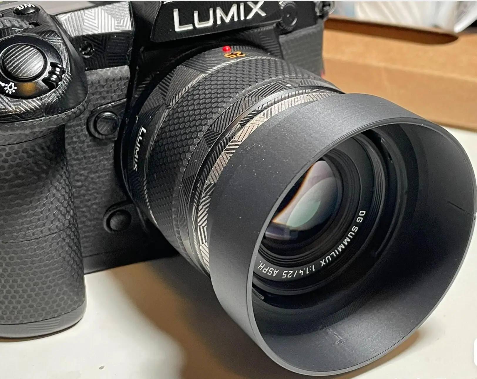 ルミックス25mm f1.4ライカ Panasonic unveils Leica Summilux DG 25mm F1.4 lens: Digital