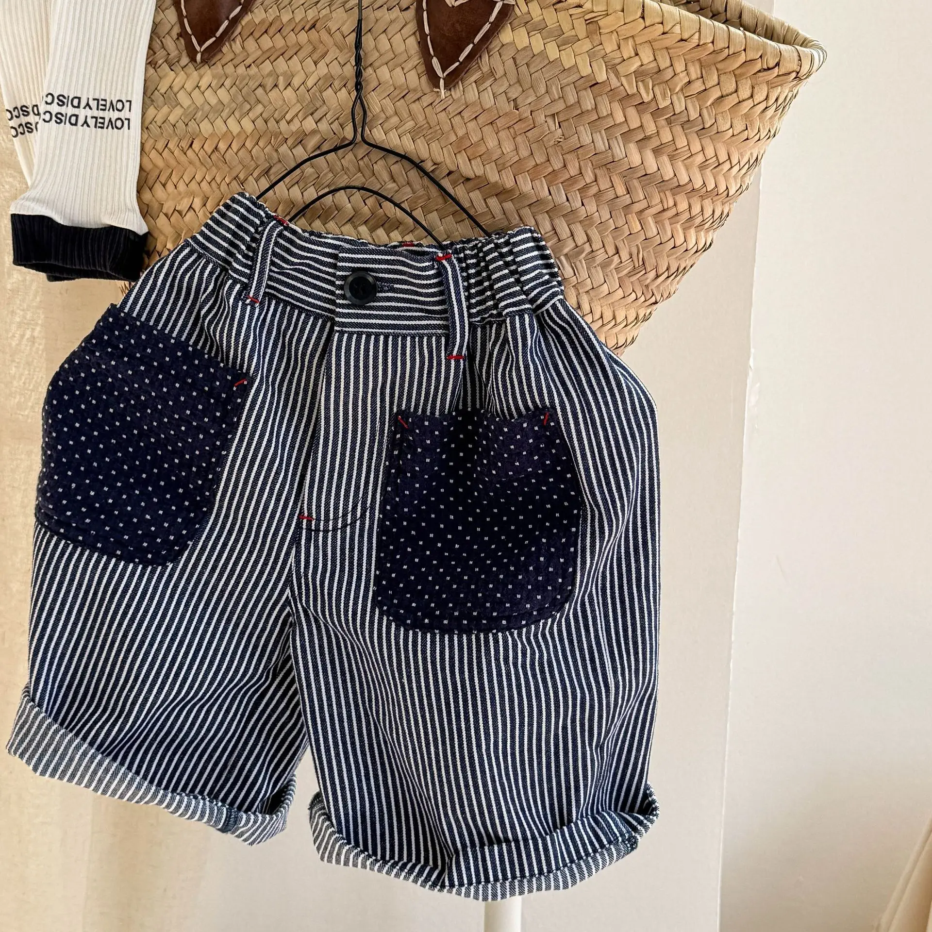 2025 صيف جديد الأطفال مخطط السراويل للبنين بنات فض...