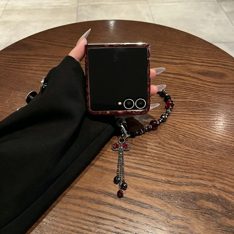 Luxury Electroplated Wrinkled Wine Red Case with Tassel Bow and Beaded Chain