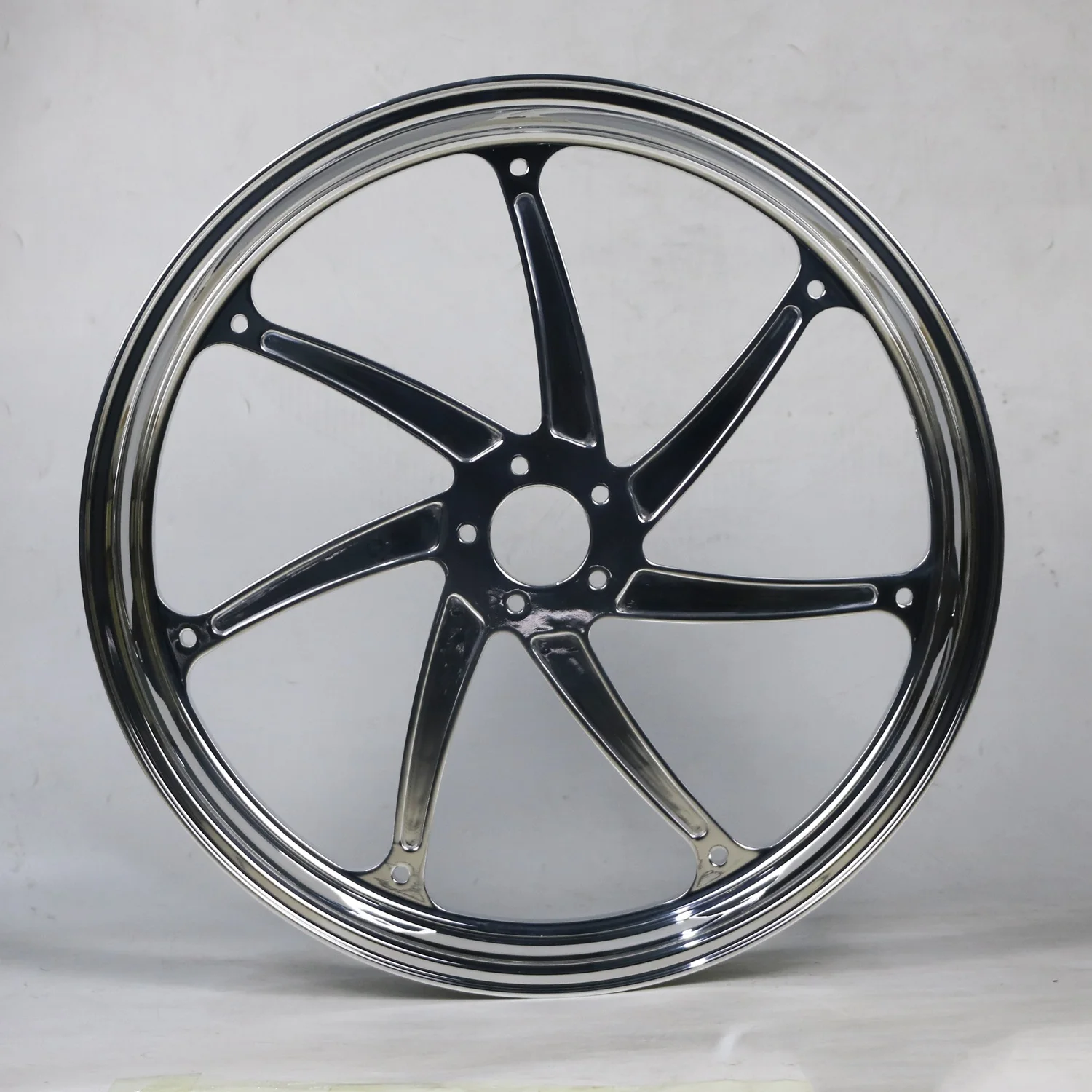 

Motorcycle Forged Wheel 16x5.5 17x3.5 18x3.5 18x5.5 19x3.5 21x3.25 23x3.75 Aluminum Alloy Motorcycle Forged Wheel Chock