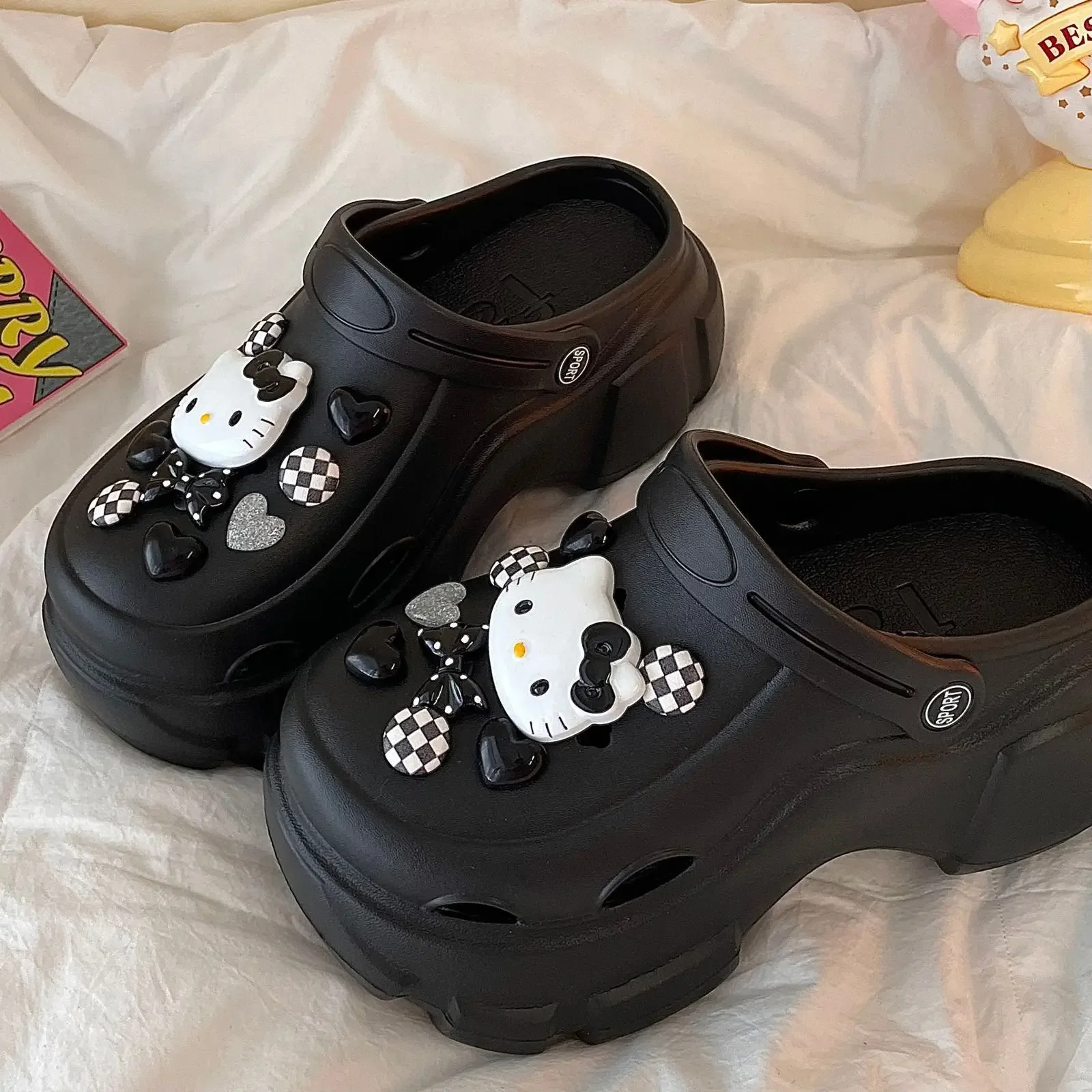 

Sanrio Hello Kitty Anime Slippers Japanese Kawaii Slipper Anti-Slip Beach Pattern Breathable Cartoon Light Rubber Sweet Outdoor