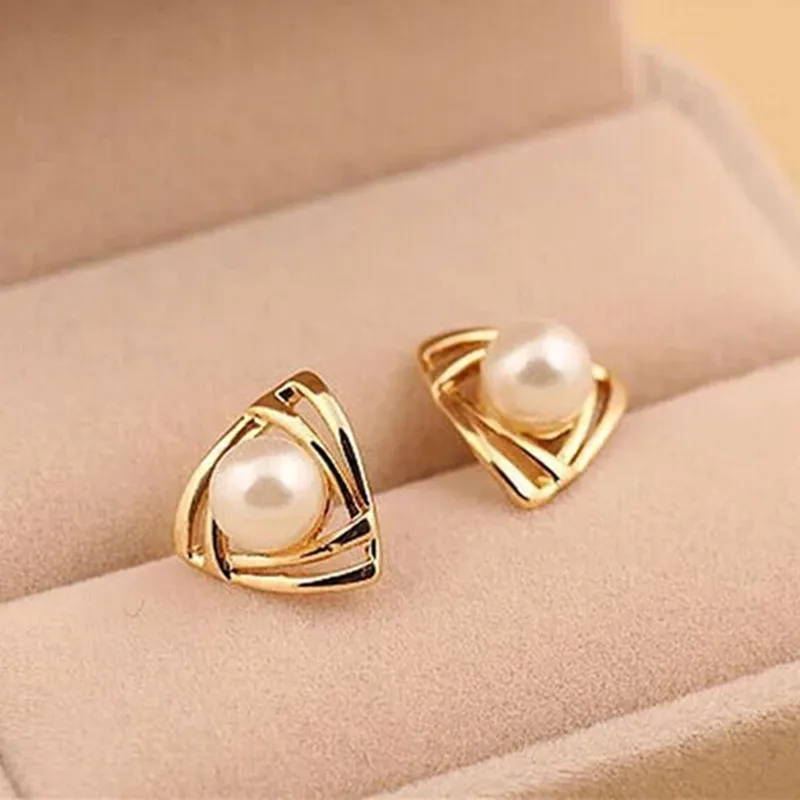 

Ограниченное по времени модные серьги-гвоздики из цинкового сплава, лидер продаж, модные геометрические треугольные серьги с имитацией жемчуга для женщин, ювелирные изделия