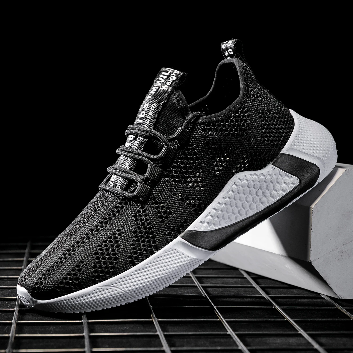 

Мужские кроссовки 2023, летняя дышащая сетчатая Спортивная мужская обувь для бега, модная повседневная идентификационная нескользящая обувь на платформе