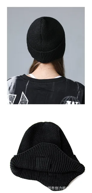 Knitted Beanie Hat with Bluetooth Headphones and Microphone 17
