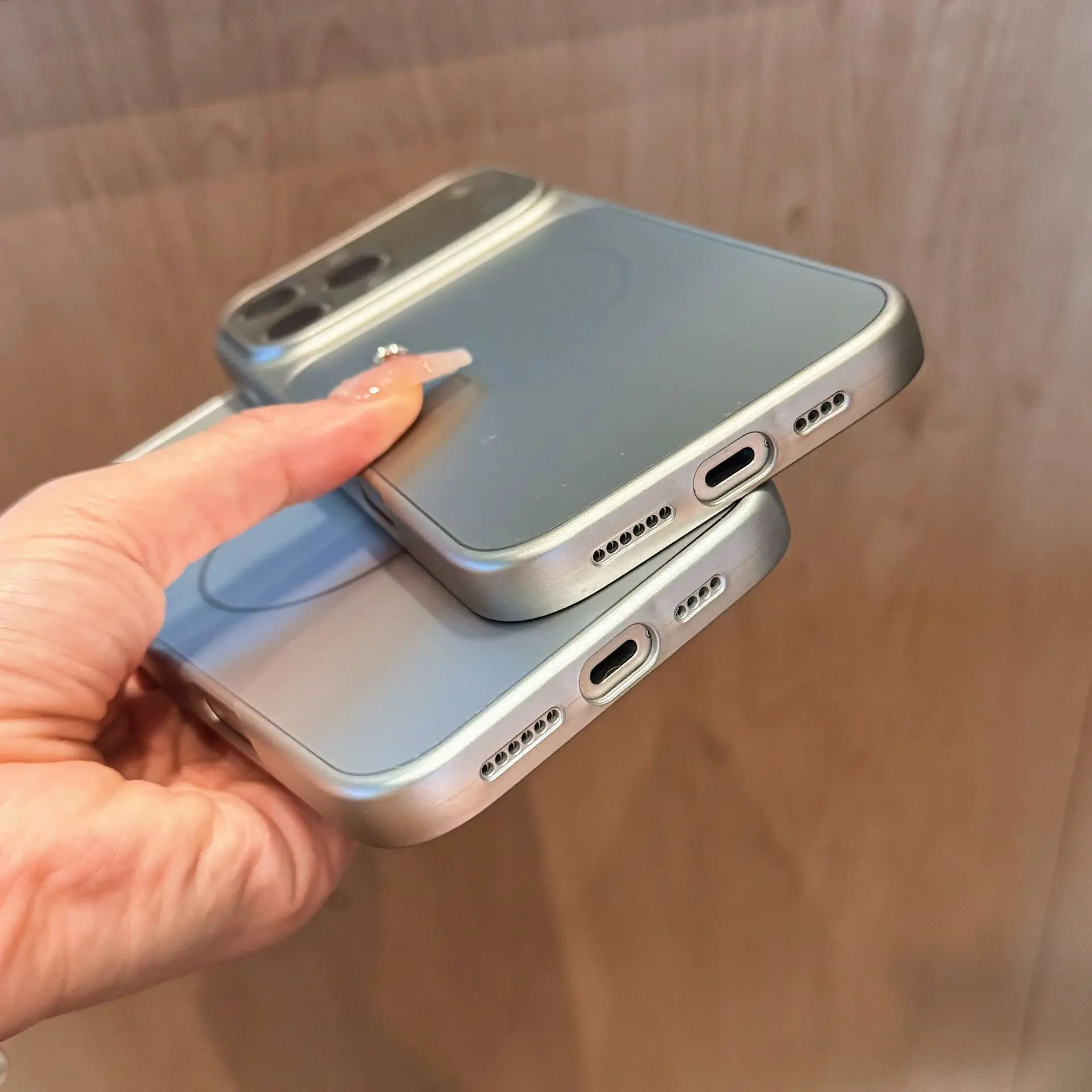 Luxurious Slim Magnetic Phone Case with Wireless Charging Compatibility