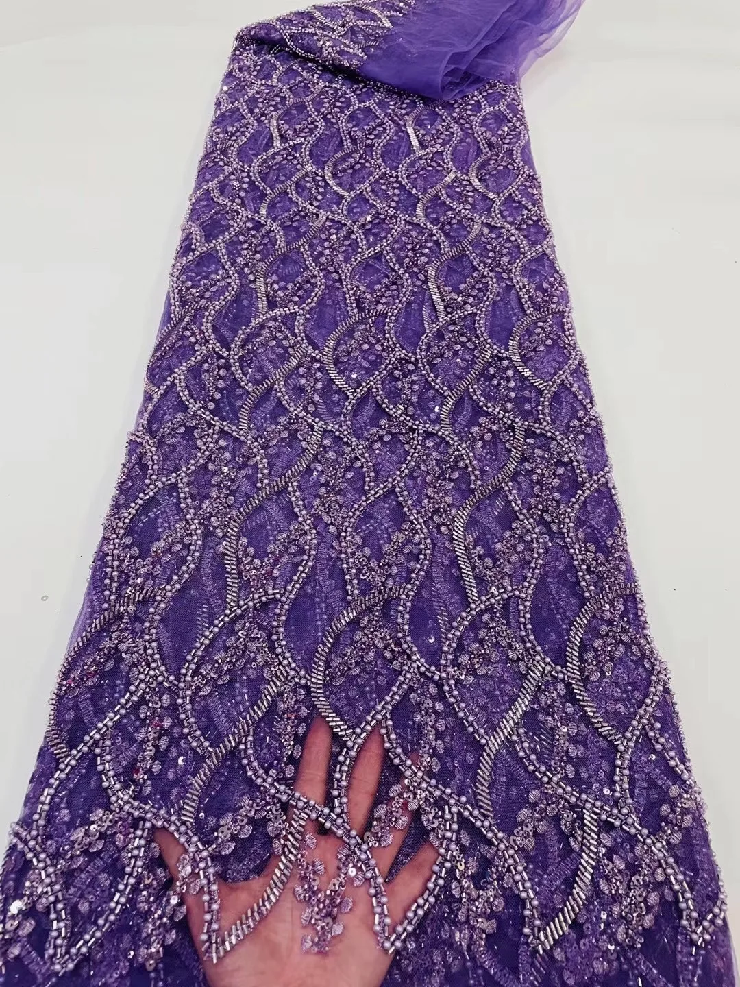 

Нигерийские элегантные фиолетовые бриллиантовые кружева, тяжелые блестки ручной работы, роскошная жемчужная ткань для женского свадебного платья
