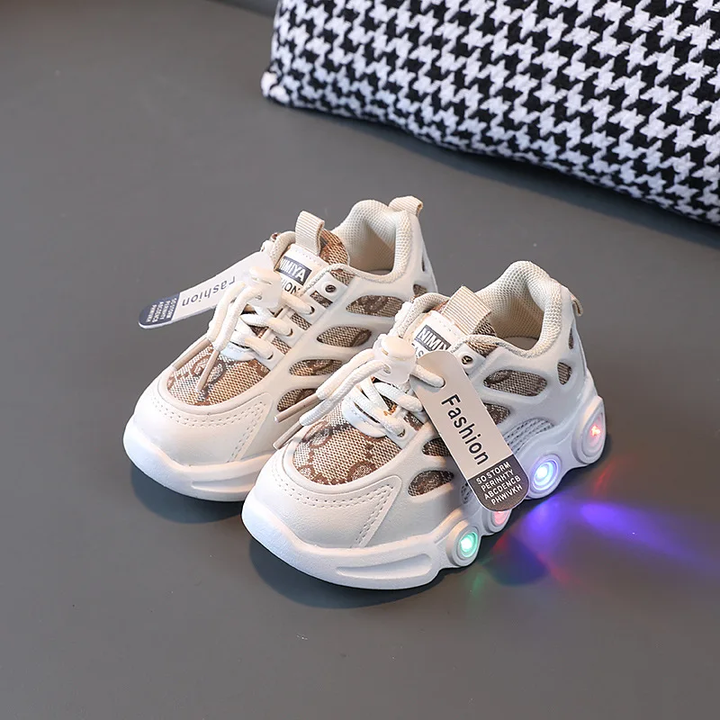 LED Light Up Kids Sneakers Breathable Luminous Running Shoes Baby Girls Casual Shoes Sports Walking Shoes Children Toddler Shoes