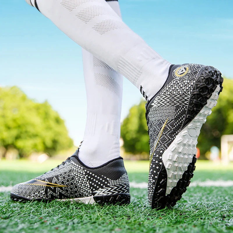 Children's Football Shoes Turf Soccer Cleats High Ankle Soccer Boot Men Professional Football Boots Five-a-side Soccer Shoes
