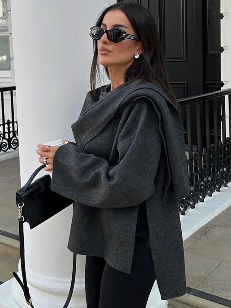 

Женская трикотажная куртка-накидка с шарфом, на осень/зиму