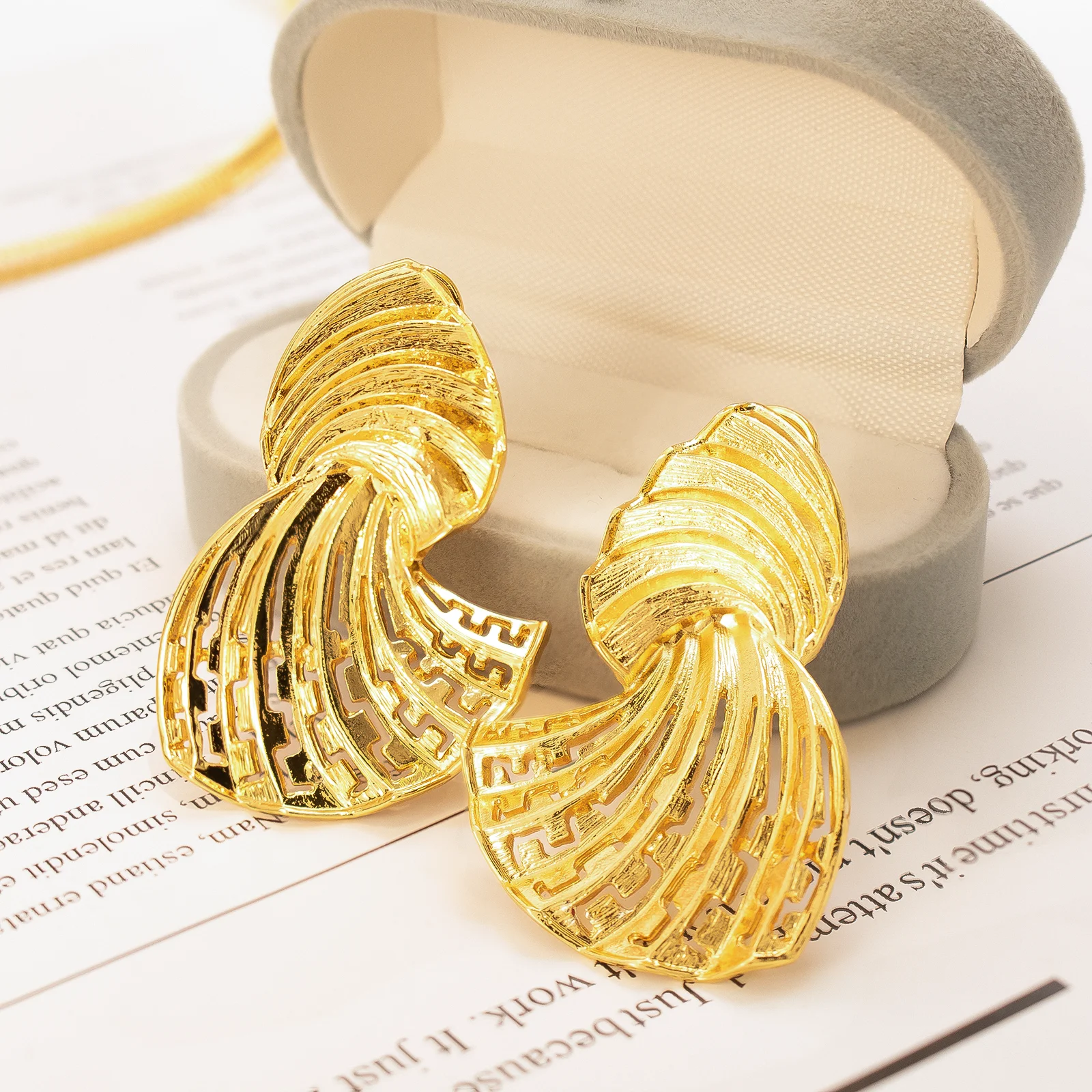 YTJX Neue Unregelmäßige Stud Ohrringe Für Frauen Klassische 18K Gold Farbe Tropfen Ohrringe Für Liebhaber Weihnachten Geschenk Geburtstag schmuck Geschenke – Detail 7