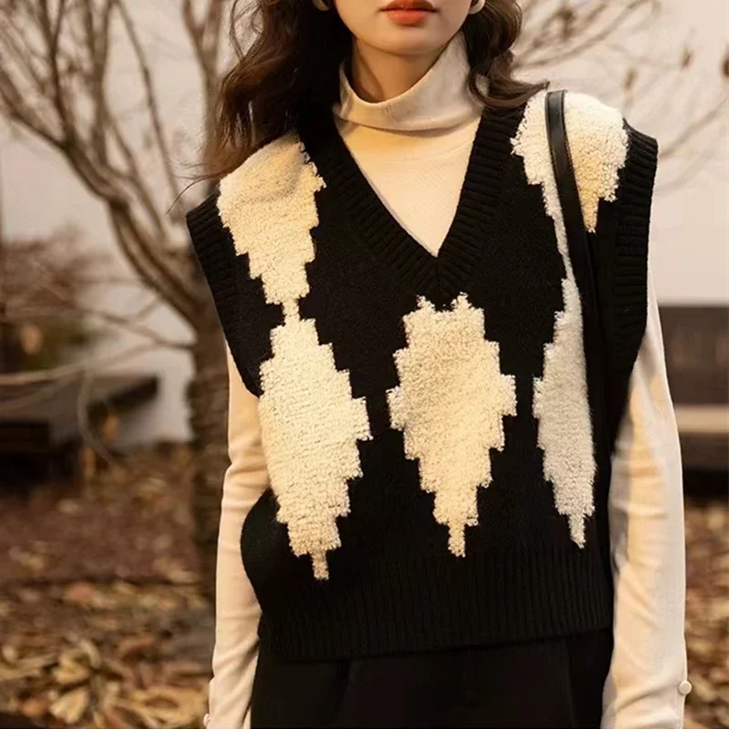 New Autumn and Winter Women's Clothing Rhombus V-neck Loose Vest Casual Women's Sweater Sleeveless Knitted Vest