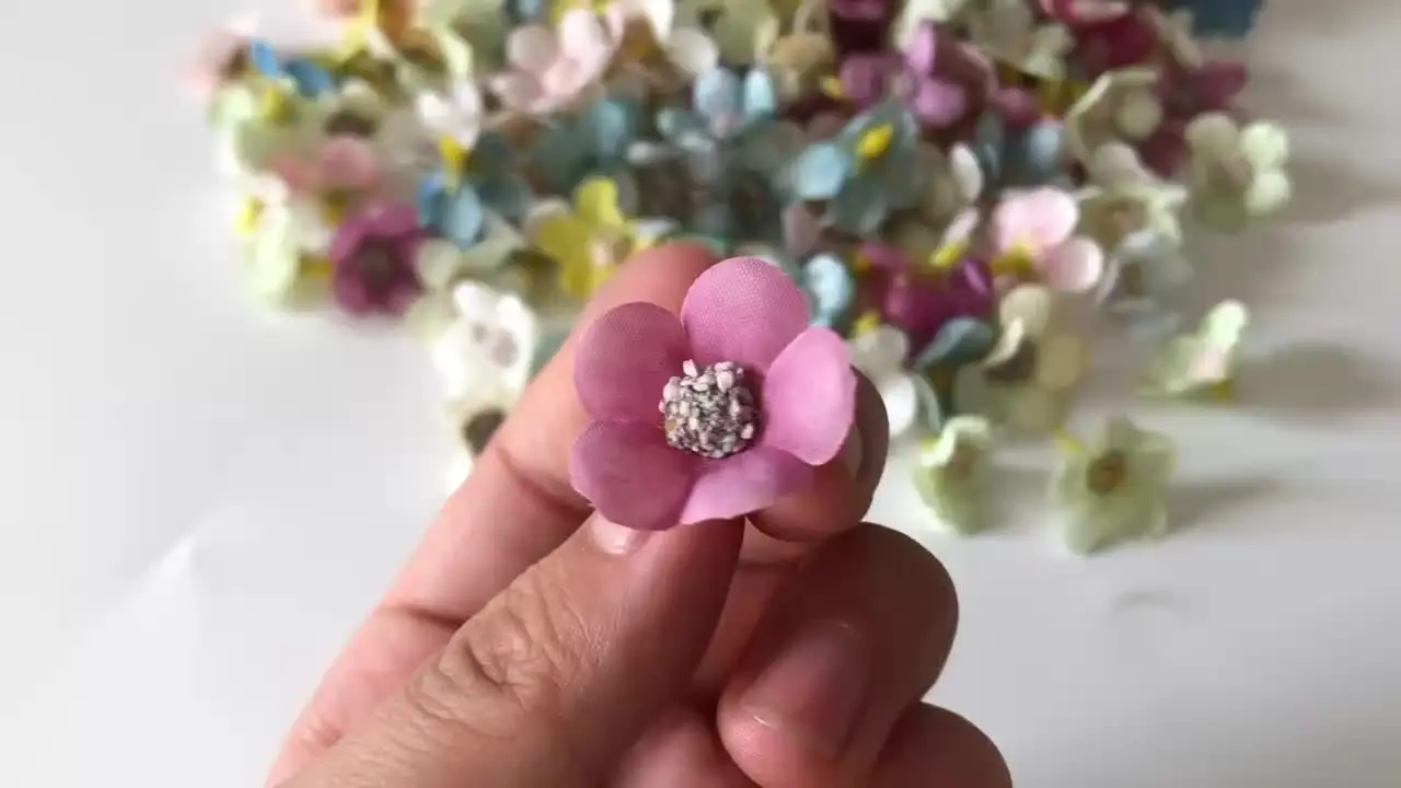 Teste Fiori In Seta Per Decorazioni 100 Teste Di Fiori Artificiali Margherita - Seta, Bianco Rosa, 1,5x2,5 Cm, Per Matrimoni, Decorazioni, Fai Da Te Fiori Artificiali Seta