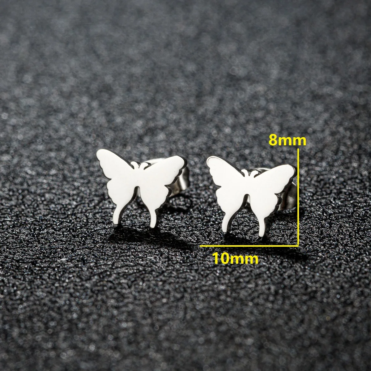 Edelstahl-Knorpel-Ohrringe, 2024, Trend, Mini, zarte Schmetterlings-Ohrstecker für Frauen, Tragus-Schmuck, Party-Geschenke – Detail 2