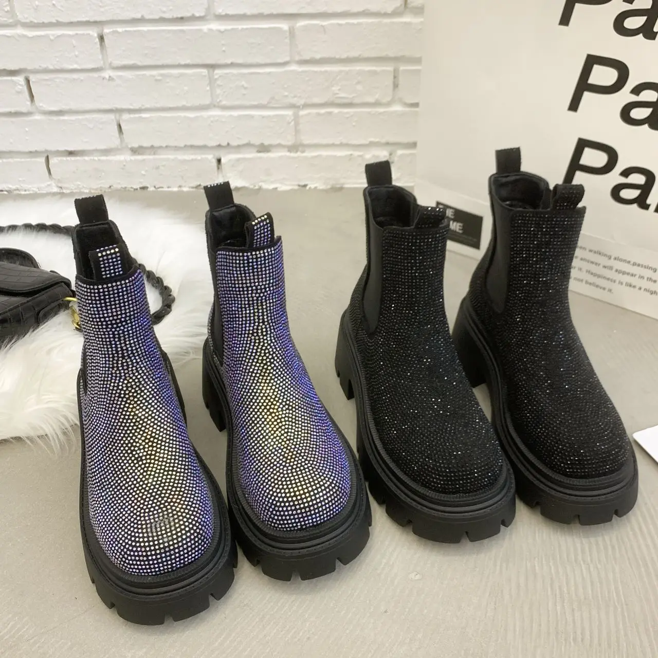 

Rhinestone Women 2024 Autumn and Winter New Smoke Pipe British Full Diamond Thick Bottom Increased Mid-Calf Motorcycle Boots