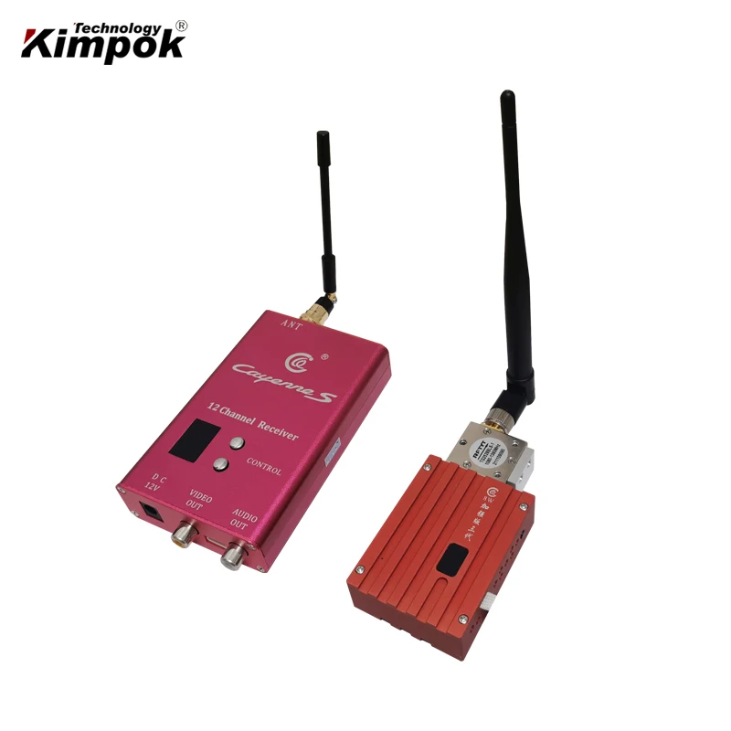 Kit émetteur récepteur FPV 1.2/1.3GHz 8W posé sur une table, pour drone longue distance