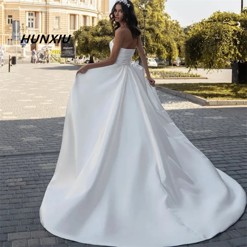 Sweetheart Ball Gown Wedding Dresses Fashion Pleats Bodice Court Train Formal Women Bridal Gowns