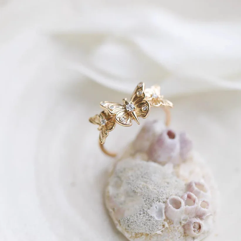 Gorgeous Gold Color Fine Carved Butterfly Wing Texture Zircon Butterfly Ring Women's Exquisite High End Party Jewelry Ring