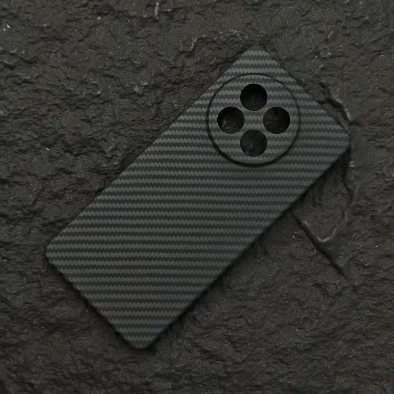 Ultra-Thin Carbon Fiber Aramid Phone Case - Sleek Business Protective Cover