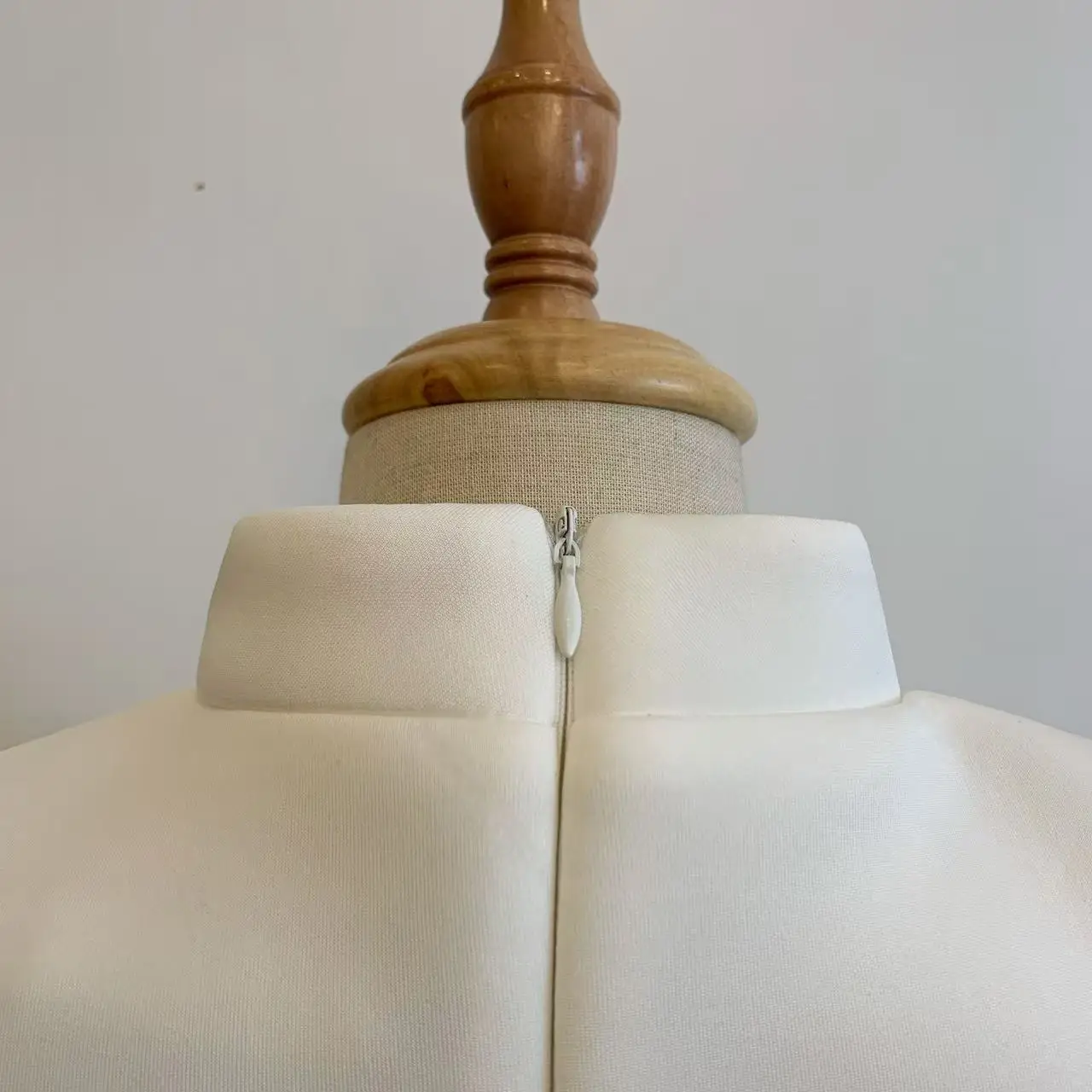 ملابس أطفال جديدة لربيع وخريف 2025 فستان جميل فستان بناتي مزين بالزهور القطنية